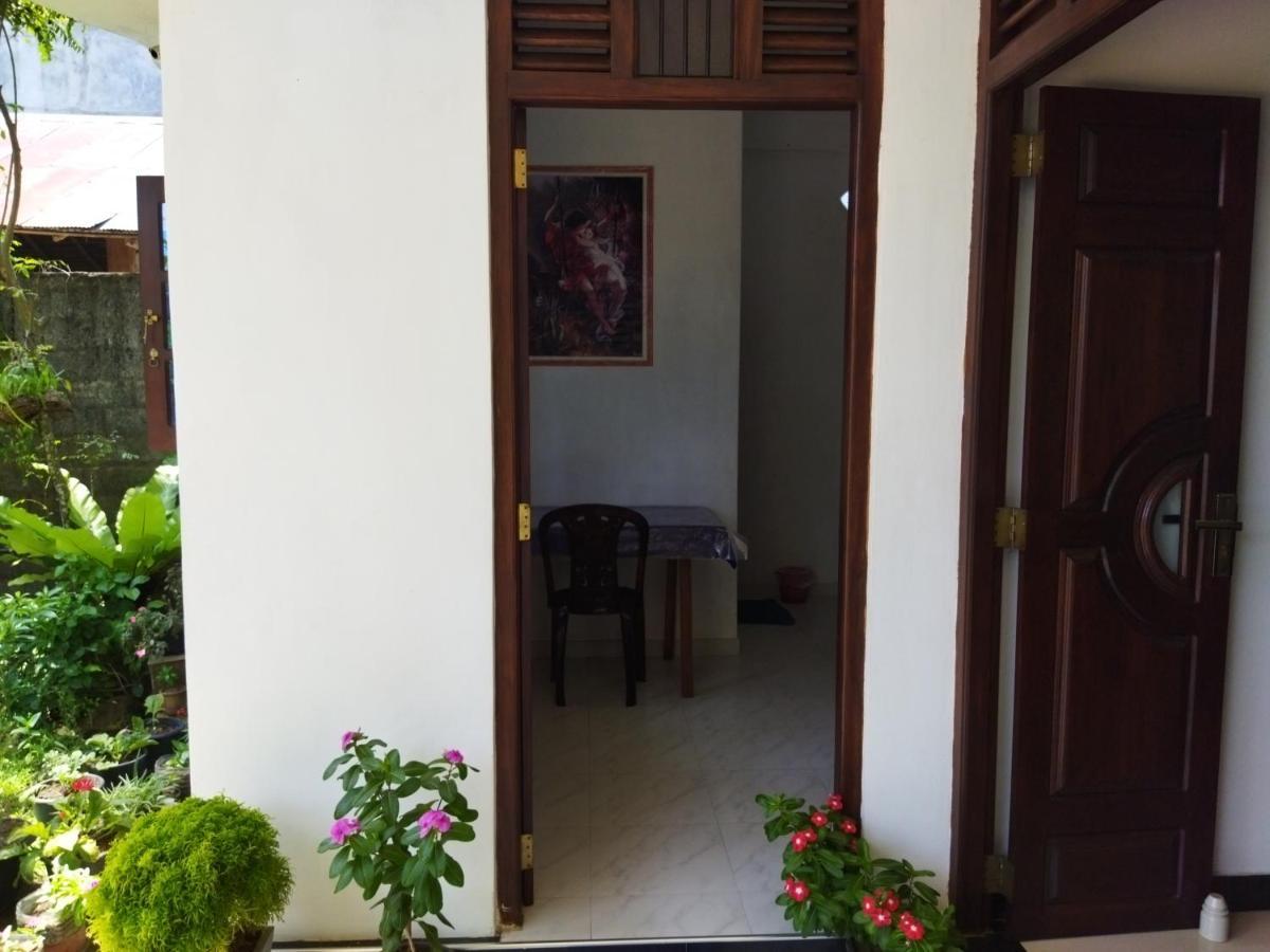 Rusara Guest Home เวลิกามา ห้อง รูปภาพ