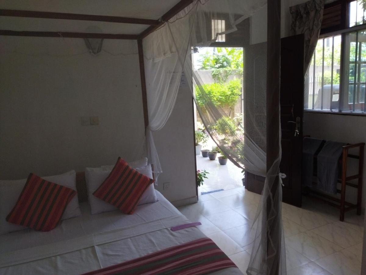 Rusara Guest Home เวลิกามา ภายนอก รูปภาพ