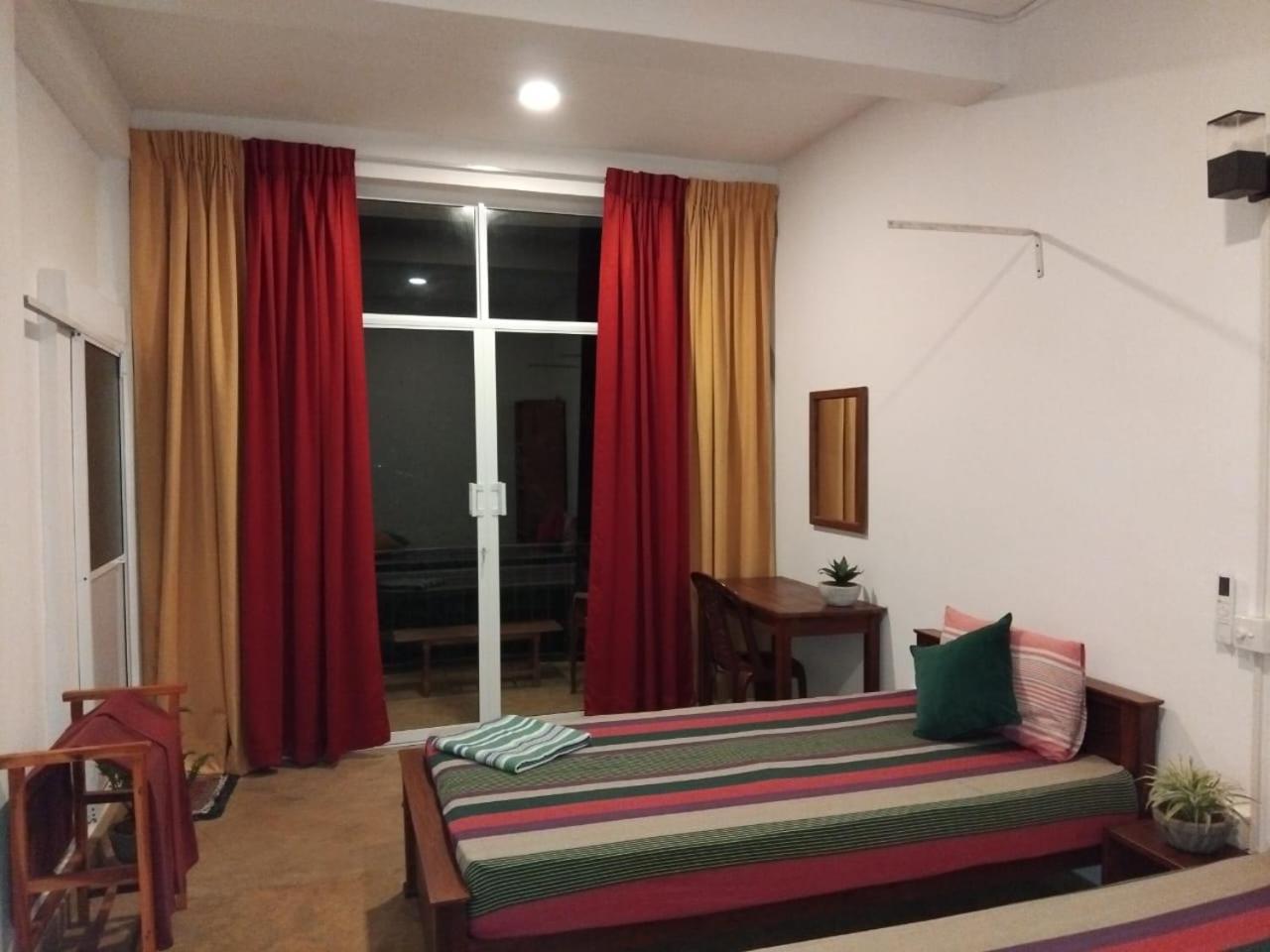 Rusara Guest Home เวลิกามา ภายนอก รูปภาพ